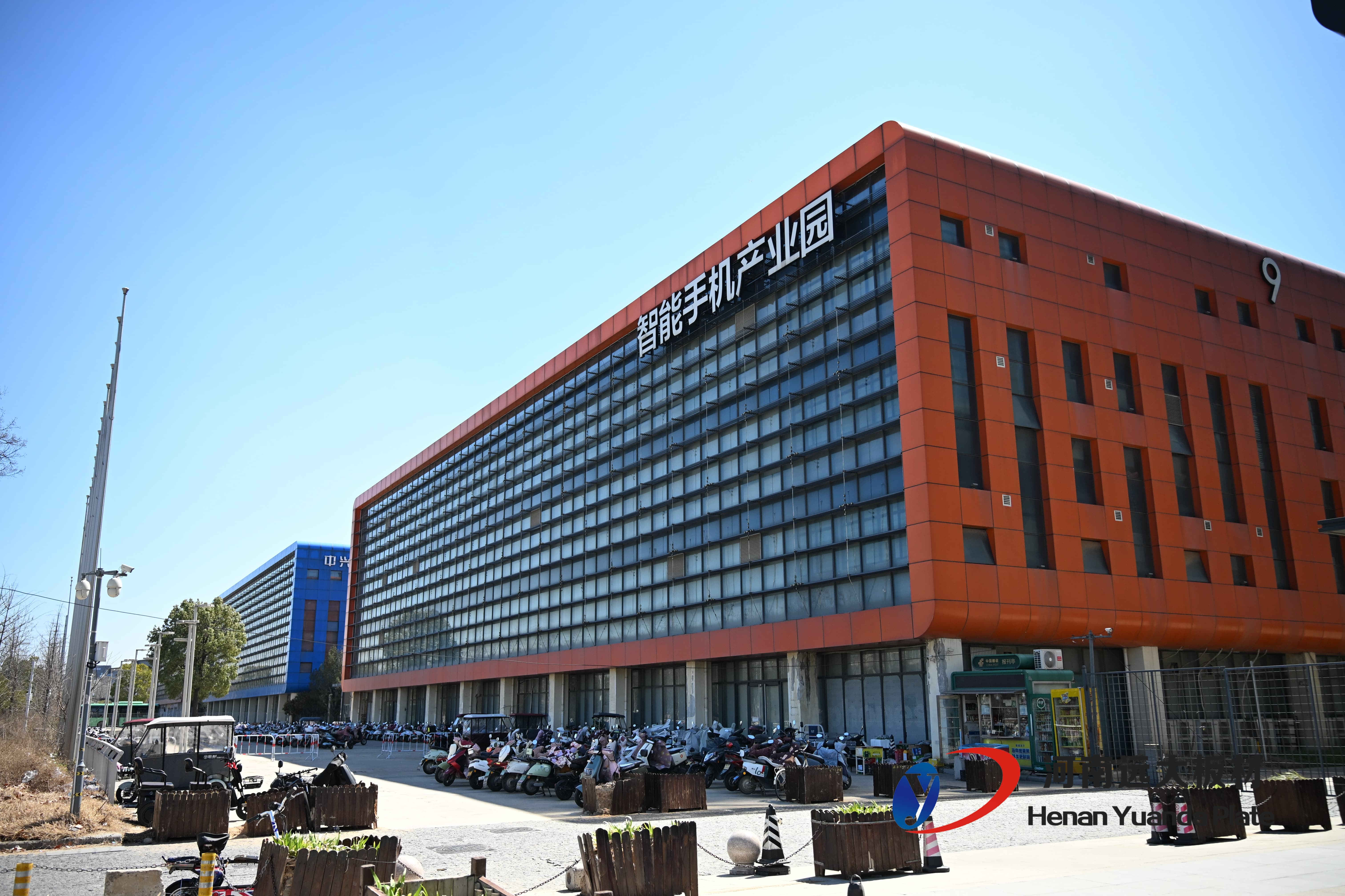 聚氨酯彩鋼板夾心巖棉板：建筑行業的優質之選